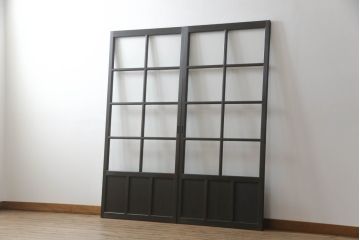 ガラス戸を新規製作!クリアガラスを取り付け、濃い茶色で着色仕上げ。(引き戸、建具)