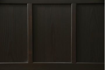 ガラス戸を新規製作!クリアガラスを取り付け、濃い茶色で着色仕上げ。(引き戸、建具)