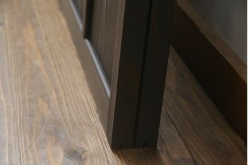 ガラス戸を新規製作!クリアガラスを取り付け、濃い茶色で着色仕上げ。(引き戸、建具)