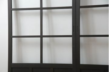 ガラス戸を新規製作!クリアガラスを取り付け、濃い茶色で着色仕上げ。(引き戸、建具)