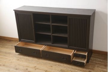 サイドボードを新規製作!当店のオーダー家具を参考に縦桟引き戸デザイン、ご希望のサイズ、色味にて。(収納棚、戸棚、サイドキャビネット)