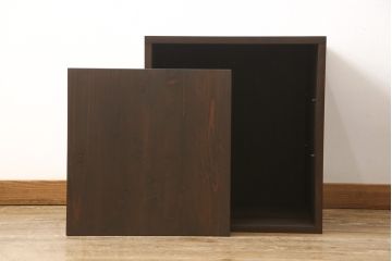 収納棚を新規製作!背面に配線用穴あけ加工を施し、棚板は可動式に。ご希望の色味に着色仕上げ。(サイドボード、サイドキャビネット、ローボード、テレビ台、テレビボード)