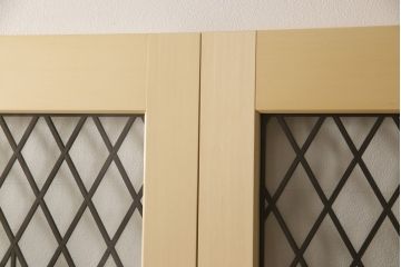 レーザー組子入りガラス戸を新規製作!ガラスはクリアガラスを使用。格子は茶色で着色、建具本体は自然な木味を活かした仕上げ。(引き戸、建具)