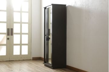 ハンガー収納付姿見を新規製作!鏡面内部は可動式の棚板5枚とハンガーアイアンを取り付け。濃い茶色で着色仕上げ。(洋服タンス、収納棚、戸棚、キャビネット、ワードローブ)