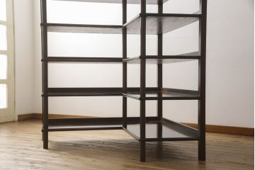 L字型収納棚を新規製作!ご希望の棚数とサイズで製作し、濃い茶色で着色仕上げ。(コーナーラック、飾り棚、オープンラック)