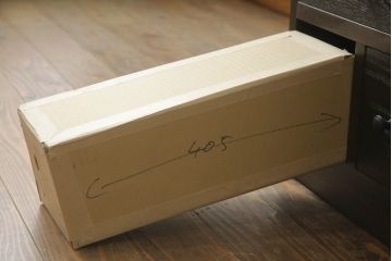 収納棚を新規製作!上段のオープンラック部分には配線用穴あけ加工。キャスターの取り付け。(サイドキャビネット、引き出し、サイドボード)