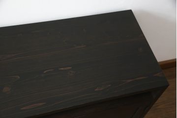 テレビ台を新規製作!オープンラックには配線用の穴開け加工、戸棚内部は可動式の棚板を設置。濃い茶色で着色仕上げ。(サイドテーブル、サイドキャビネット、収納棚、引き出し)