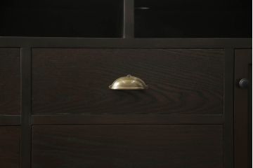 テレビ台を新規製作!オープンラックには配線用の穴開け加工、戸棚内部は可動式の棚板を設置。濃い茶色で着色仕上げ。(サイドテーブル、サイドキャビネット、収納棚、引き出し)