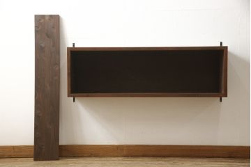 壁掛け戸棚を4台新規製作!当店のオリジナル家具を参考に、建具は障子入りの格子引き戸で、内部棚板は可動式の仕様で。色味は参考商品と同様に着色。(ウォールシェルフ、吊り戸棚)