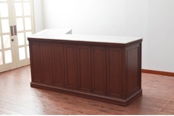 軽井沢カフェ物件で使用するレジカウンターを新規製作!全体のデザインや色もお客様のご希望通りに。(カウンターテーブル、収納棚、戸棚、サイドボード、店舗什器)