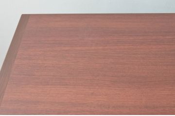 軽井沢カフェ物件で使用するデシャップカウンターを新規製作!引き出し3杯と戸棚を設け、全体のデザインや色もお客様のご希望通りに。(カウンターテーブル、収納棚、戸棚、サイドボード、店舗什器)