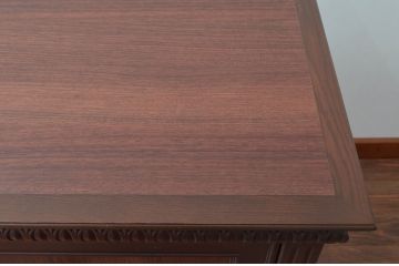 軽井沢カフェ物件で使用するデシャップカウンターを新規製作!引き出し3杯と戸棚を設け、全体のデザインや色もお客様のご希望通りに。(カウンターテーブル、収納棚、戸棚、サイドボード、店舗什器)