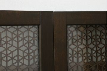 欄間3枚を新規製作!帝つなぎ模様の組子デザインで、玄関側がクリアガラス、リビング側にはすりガラス仕様に。合わせて戸枠も製作。(明かり取り、明り取り、建具)
