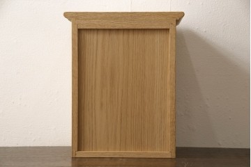 キャビネットを新規製作!オーク材を使用し、ご希望のサイズ、デザインにて製作。支給の鍵を取り付け、内部は棚板2枚の仕様。仕上げはアンティーク加工。(収納棚、戸棚、サイドボード)