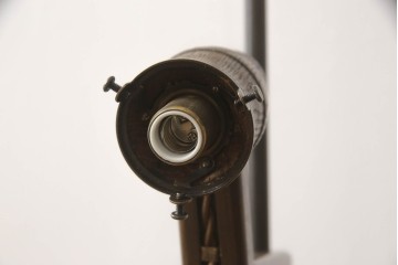 フロアスタンドを新規製作!ご希望のサイズ、デザインにて。高さ・角度調整可能な仕様で、台座は円形にて製作。シェードは当店のアンティークのものを使用。(フロアランプ、スタンドライト、照明)