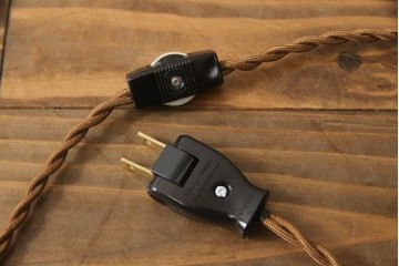 フロアスタンドを新規製作!ご希望のサイズ、デザインにて。高さ・角度調整可能な仕様で、台座は円形にて製作。シェードは当店のアンティークのものを使用。(フロアランプ、スタンドライト、照明)