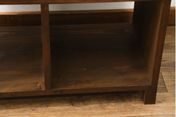 マス目棚を2台新規製作!脚を取り外せる仕様にし、自然な茶色に着色仕上げ。(飾り棚、本棚、ディスプレイラック、オープンラック、ブックシェルフ、オープンシェルフ)
