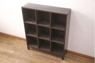 脚付きマス目棚を新規製作!　ご希望の棚の内寸に合わせて作成。濃いブラウンで着色。