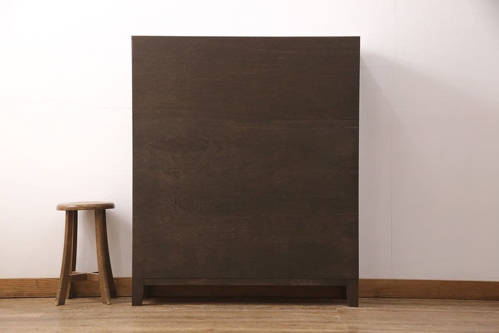 脚付きマス目棚を新規製作!　ご希望の棚の内寸に合わせて作成。濃いブラウンで着色。