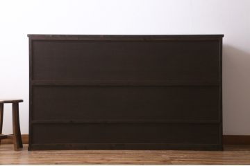水屋箪笥サイドボードを新規製作!当店商品を参考にデザイン。ヒノキ無垢材を使用。アンティークの取っ手を取り付け。濃い茶色で着色し仕上げ。(サイドキャビネット、収納棚、戸棚、下駄箱、格子戸)
