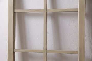 ペイントドアを新規製作!クリアガラスを組み入れ。引き手を取り付け。モカベージュのエイジング塗装で仕上げ。(ガラス戸、扉、建具)