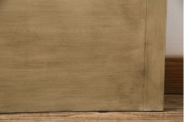 ペイントドアを新規製作!クリアガラスを組み入れ。引き手を取り付け。モカベージュのエイジング塗装で仕上げ。(ガラス戸、扉、建具)