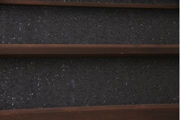 引き戸を新規製作!当店商品を参考にデザイン。麻の葉模様ガラスを組み入れ。表示錠、引き手、戸車を取り付け。(建具)