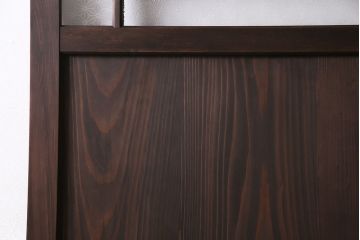 引き戸を新規製作!当店商品を参考にデザイン。麻の葉模様ガラスを組み入れ。表示錠、引き手、戸車を取り付け。(建具)