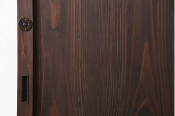引き戸を新規製作!当店商品を参考にデザイン。麻の葉模様ガラスを組み入れ。表示錠、引き手、戸車を取り付け。(建具)