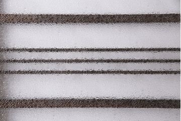 引き戸を新規製作!当店商品を参考にデザイン。麻の葉模様ガラスを組み入れ。表示錠、引き手、戸車を取り付け。(建具)