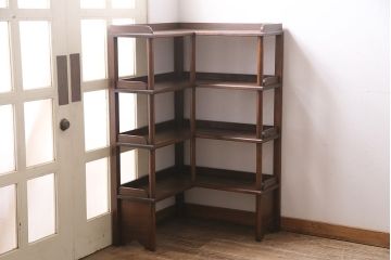 L字型飾り棚を新規製作!他店商品を参考にデザイン。タモ材、ヒノキ材、ヒバ材を使用。お手持ちの家具に近しい色味に着色し仕上げ。(コーナーラック、オープンラック)