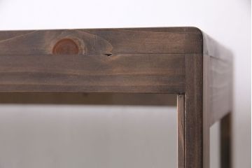 ガラスケースを新規製作!ヒノキ材で製作。可動式のガラス棚板を設置。鍵と木製脚を取り付け。ウォルナット風に着色し仕上げ。(ショーケース、陳列棚)