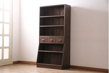 薄型ブックシェルフを新規製作!ヒノキ材、杉材を使用。かぶせタイプの取っ手を取り付け。(飾り棚、収納棚、オープンラック)
