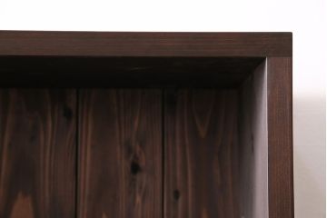 薄型ブックシェルフを新規製作!ヒノキ材、杉材を使用。かぶせタイプの取っ手を取り付け。(飾り棚、収納棚、オープンラック)