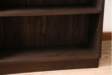 薄型ブックシェルフを新規製作!ヒノキ材、杉材を使用。かぶせタイプの取っ手を取り付け。(飾り棚、収納棚、オープンラック)