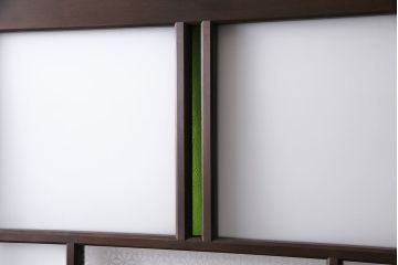 大正ロマンなガラス戸を新規製作!色ガラス、花菱模様ガラス、すりガラスを組み入れ。濃い茶色で着色し仕上げ。(引き戸、建具)