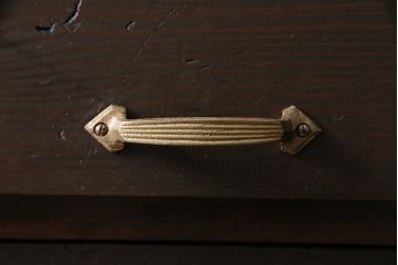 パタパタ扉の下駄箱を新規製作!本体はヒノキ無垢材、前板は古材を使用。鉄脚と取っ手を取り付け。(収納棚、戸棚、ロッカー)