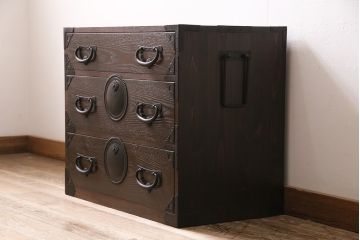 小箪笥を新規製作!栗材、桐材、ヒノキ材で製作。アンティーク仙台箪笥の金具を使用し、不足分は新たに製作。濃い茶色で着色し仕上げ。(収納箪笥、衣装箪笥、引き出し)※金具代別途※