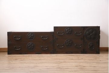 重ね箪笥を新規製作!栗材、桐材、ヒノキ材で製作。アンティーク仙台箪笥の金具を使用。濃い茶色で着色し仕上げ。(衣装箪笥、収納箪笥、引き出し)