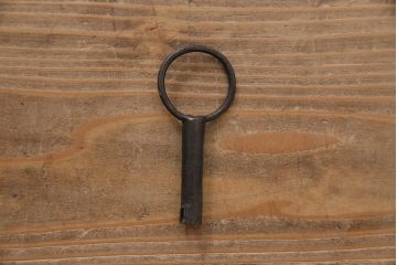 重ね箪笥を新規製作!栗材、桐材、ヒノキ材で製作。アンティーク仙台箪笥の金具を使用。濃い茶色で着色し仕上げ。(衣装箪笥、収納箪笥、引き出し)