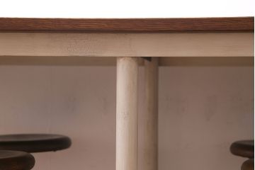 格納スツール8脚付きテーブルを新規製作!アンティークホワイトのペイント仕上げ。(ダイニングテーブル、作業台、椅子)