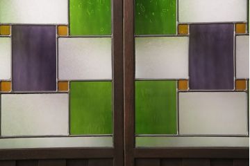 大正ロマンな衝立を新規製作!当店商品を参考にデザイン。結霜ガラス、黄色・緑・紫の色ガラスを組み入れ。(つい立て、パーテーション)