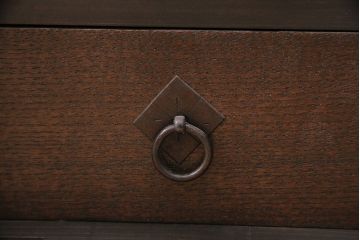 ローボードを新規製作!ヒノキ材、栗材、杉材で製作。二本松箪笥の金具を取り付け。濃い茶色で着色し仕上げ。(ローチェスト、衣装箪笥、テレビ台)