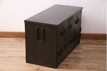 ローボードを新規製作!ヒノキ材、栗材、杉材で製作。二本松箪笥の金具を取り付け。濃い茶色で着色し仕上げ。(ローチェスト、衣装箪笥、テレビ台)