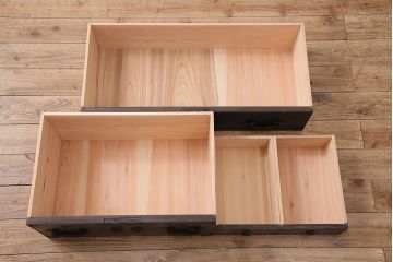 ローボードを新規製作!ヒノキ材、栗材、杉材で製作。二本松箪笥の金具を取り付け。濃い茶色で着色し仕上げ。(ローチェスト、衣装箪笥、テレビ台)