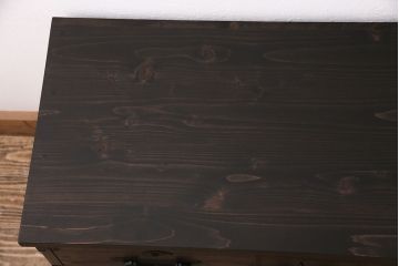 ローボードを新規製作!ヒノキ材、栗材、杉材で製作。二本松箪笥の金具を取り付け。濃い茶色で着色し仕上げ。(ローチェスト、衣装箪笥、テレビ台)