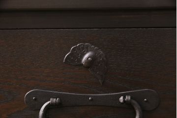 ローボードを新規製作!ヒノキ材、栗材、杉材で製作。二本松箪笥の金具を取り付け。濃い茶色で着色し仕上げ。(ローチェスト、衣装箪笥、テレビ台)