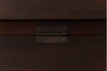 パタパタ扉の収納棚を新規製作!本体は新材、扉は古材を使用。引手を取り付け。濃い茶色で着色し仕上げ。(下駄箱、ロッカー、キャビネット)
