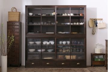 重ね戸棚を新規製作!当店商品を参考にデザイン。建具にクリアガラス、花菱模様ガラスを組み入れ。(収納棚、食器棚、キャビネット)