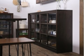 重ね戸棚を新規製作!当店商品を参考にデザイン。建具にクリアガラス、花菱模様ガラスを組み入れ。(収納棚、食器棚、キャビネット)